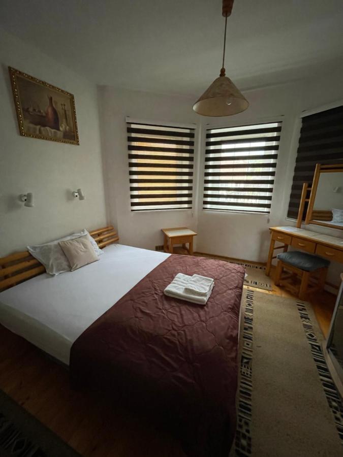 Guest House Luxotel ซเรนยานิน ภายนอก รูปภาพ