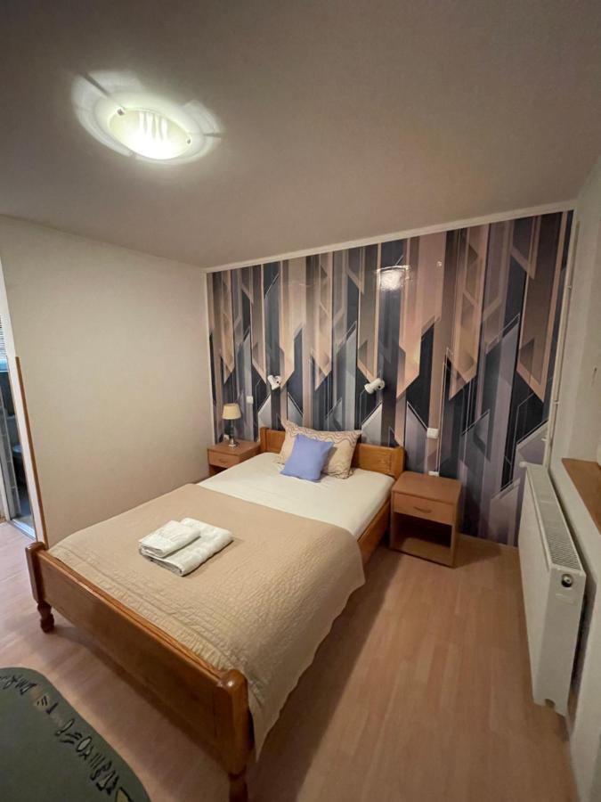Guest House Luxotel ซเรนยานิน ภายนอก รูปภาพ
