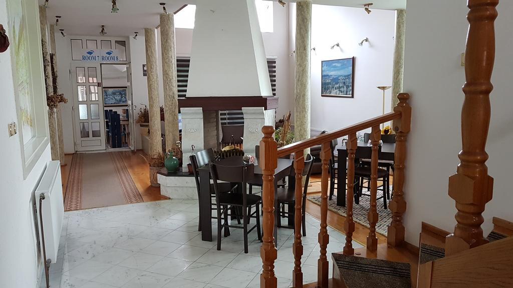 Guest House Luxotel ซเรนยานิน ภายนอก รูปภาพ